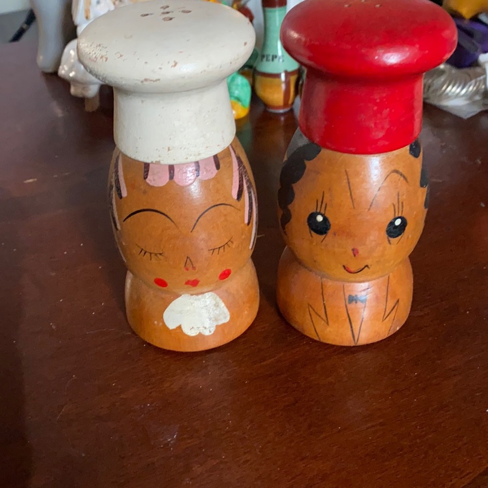 Man and Woman Chef Salt and Pepper Shakers - Picture 1 of 4